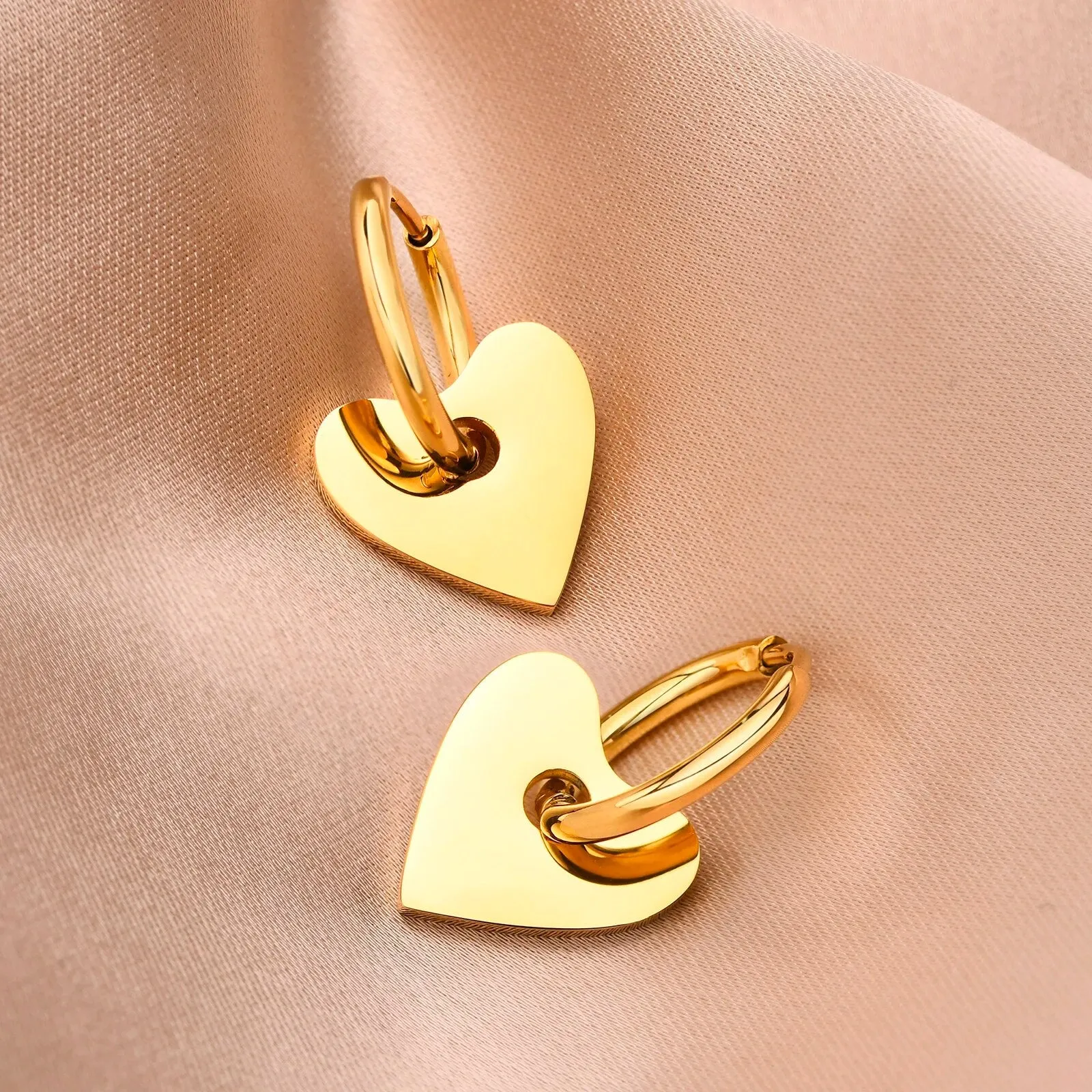 Women's Earrings Aretes para mujeres Heart Earrings for Women, Gold Color Stainless Steel Solid Metal Ear Jewelry, Chic Elegant Removable Heart Dangle Earrings